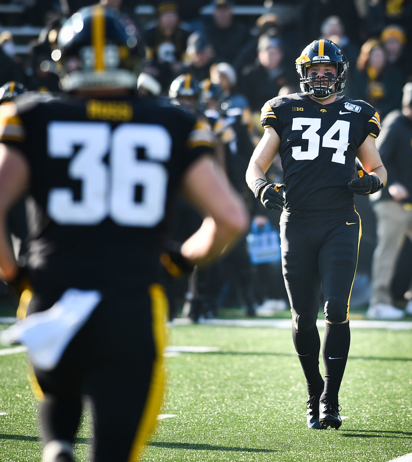 111619-qct-spt-iowa-minn-foot-022a.jpg